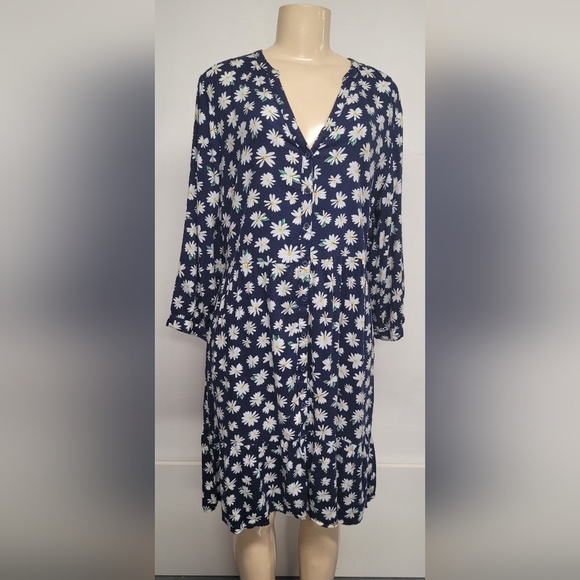 Old Navy Dresses & Skirts - Old Navy L Blue Floral Daisy Button Down Dress